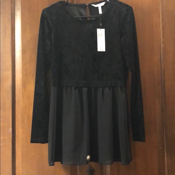 BCBG Black velvet top. Never worn. Small NWT - Picture 3 of 5